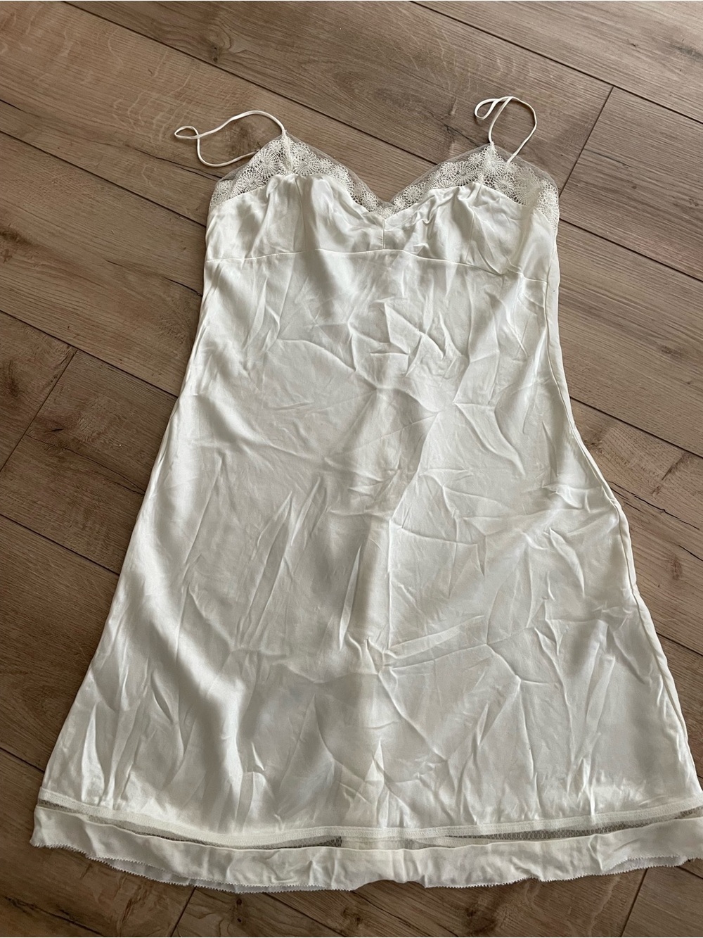 Vera Wang 100% Silk Lace-Trim Slip Dress - Ivory Medium